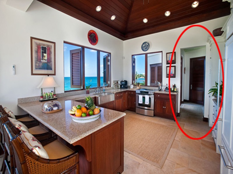 Thiết kế cửa chính - cửa hậu cần đặc biệt tránh 2 lỗi lớn để không “hao tài”